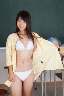 男孩子都会夹住女孩子头发